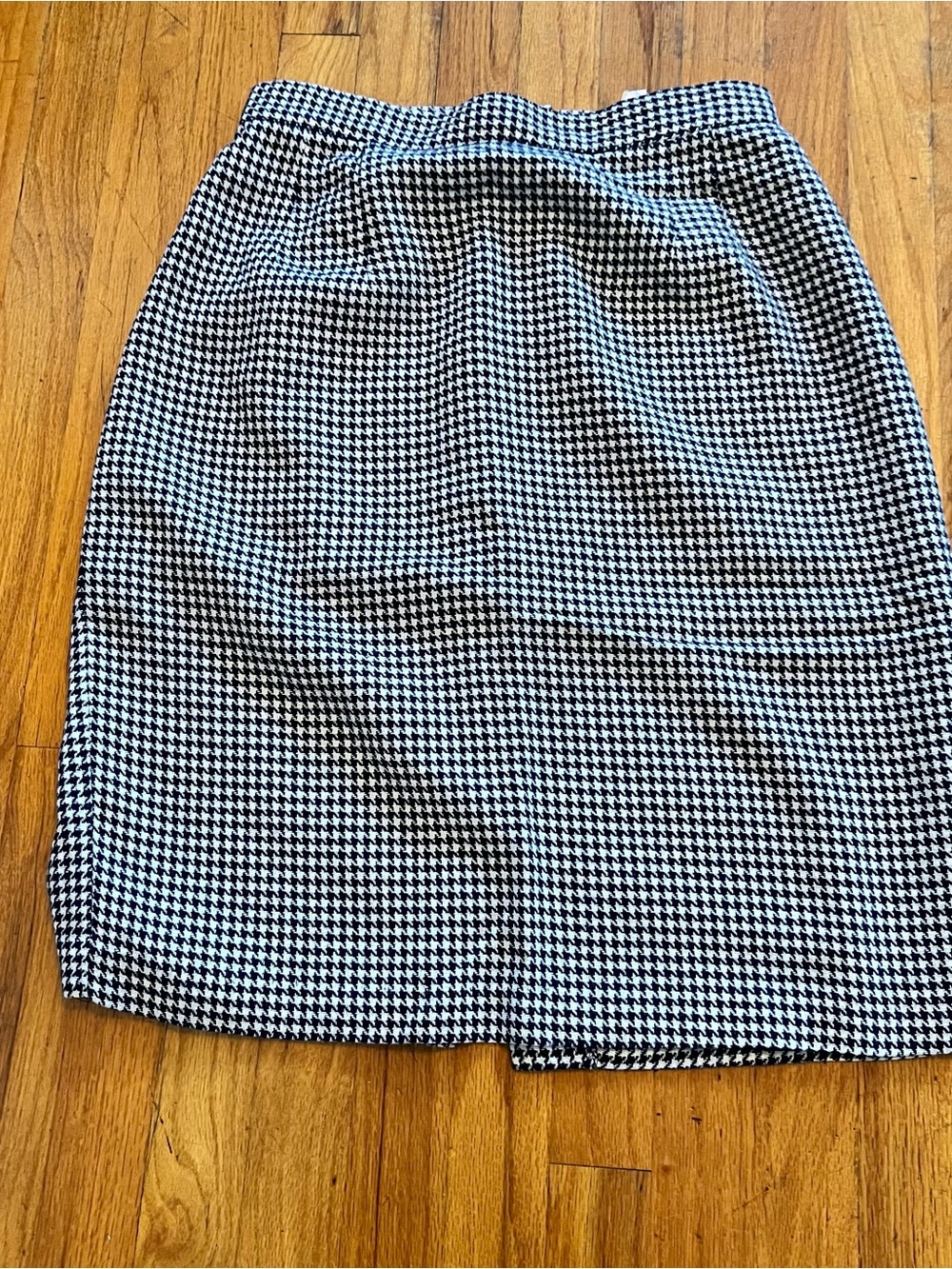 Willow Ridge Navy & White Houndstooth Pencil Skirt